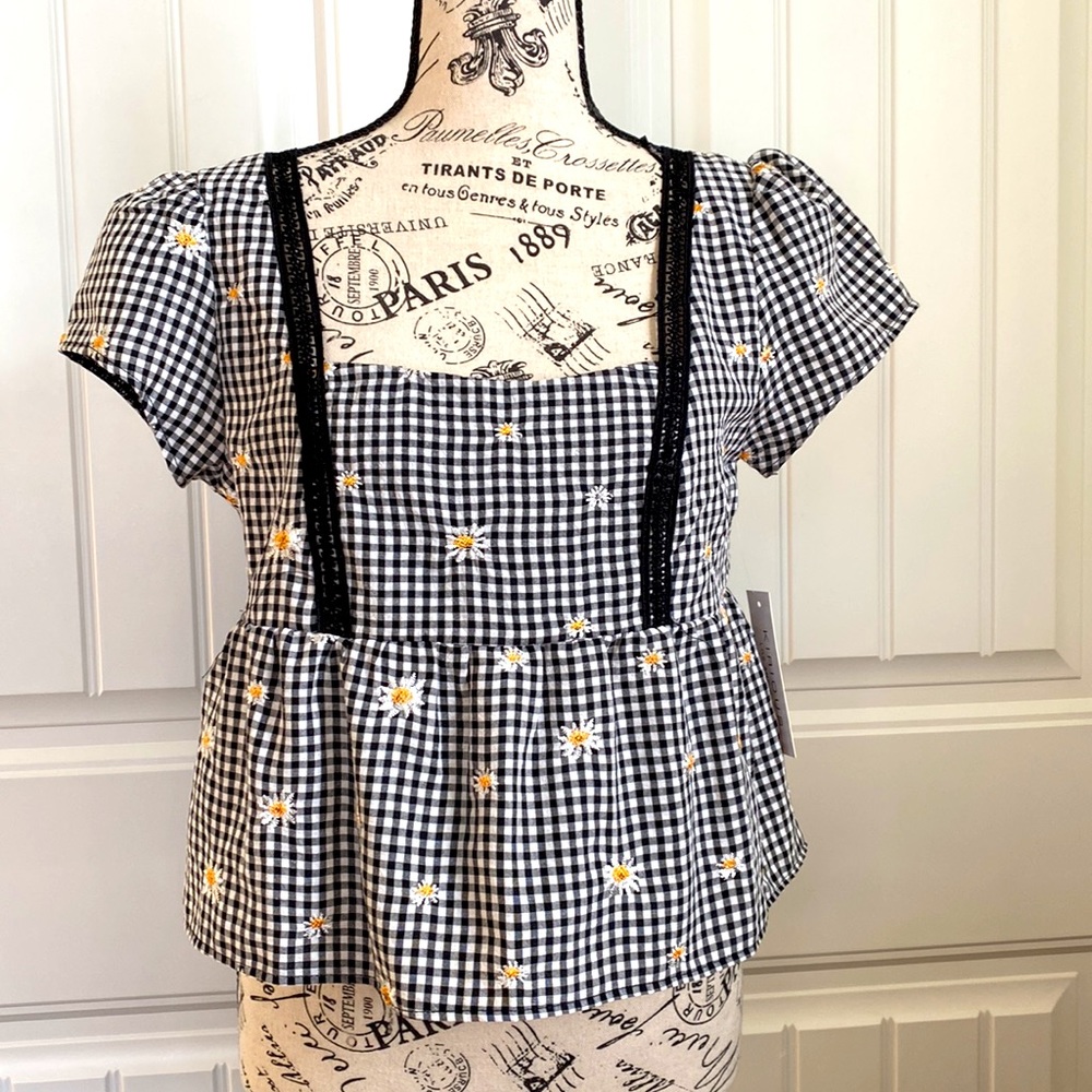 Gingham Daisy Crop Top